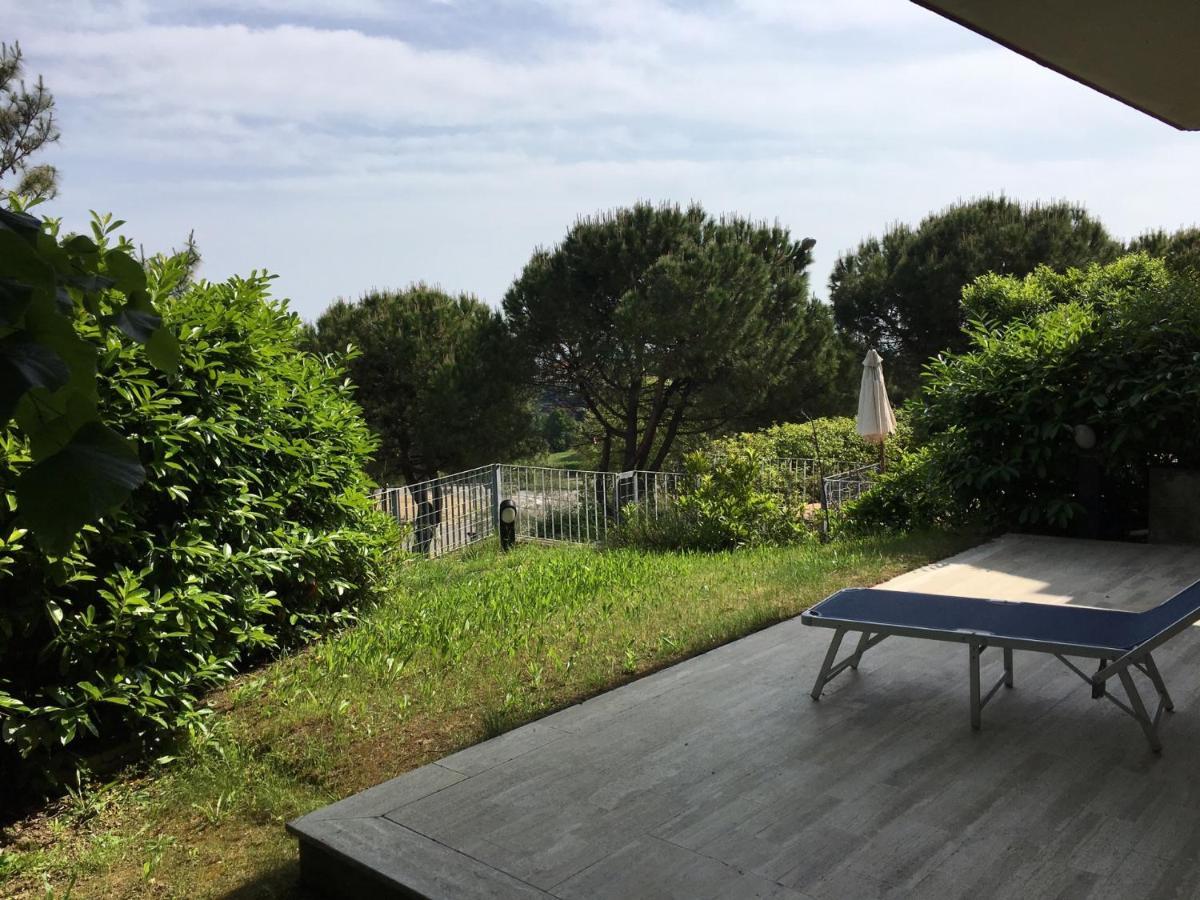 Villetta Panoramica Con Giardino A 리치오네 외부 사진